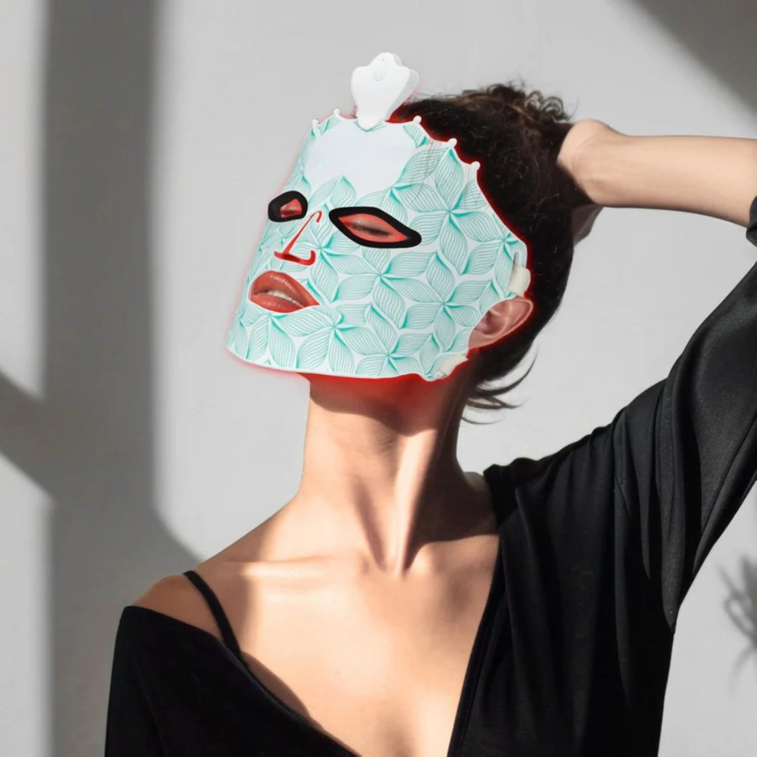 GLOWFORMA 7 LED Light Therapy Skin Rejuvenation Silicone Mask